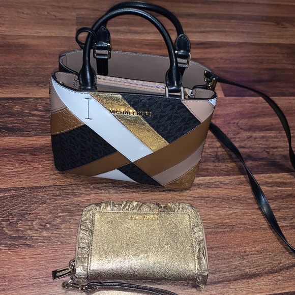 Michael Kors Purse & Wallet - Picture 9 of 12